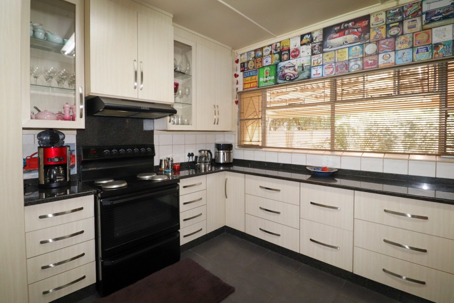 4 Bedroom Property for Sale in Flamwood North West